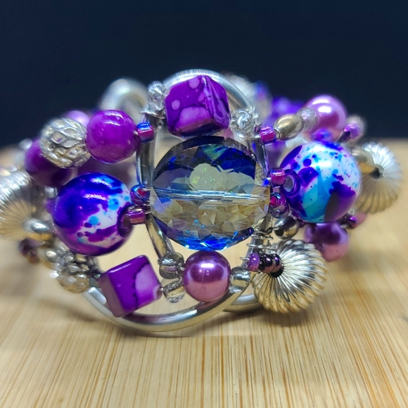 Gorgeous Purple Crystal Beaded Cuff Bracelet 💜 - Picture 2 of 6